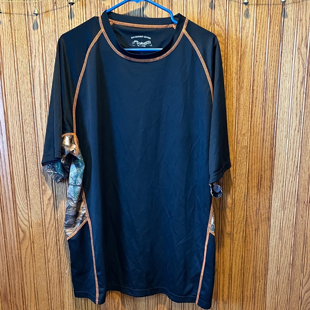 Realtree Black and Orange Men's Rash Guard